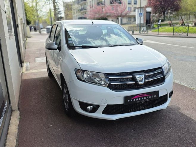 Dacia Sandero 1.2 16V 75 E6 SL 10 Ans // Distribution  Blanc de 2015