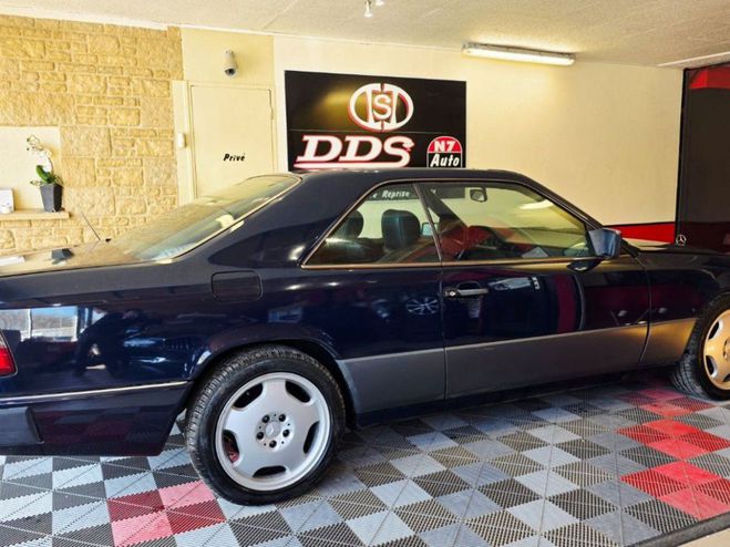 Mercedes 300 CE C124 12V EN L ETAT ROULANTE Bleu Fonc� de 1990