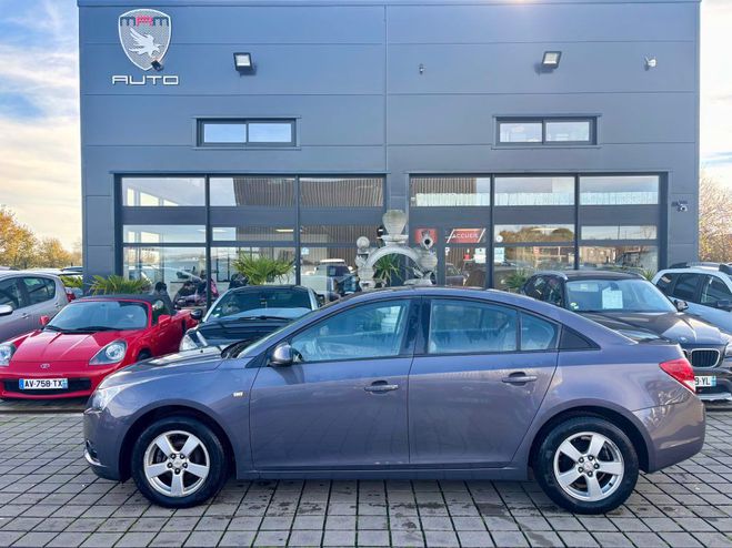 Chevrolet Cruze 1.6 16v 124ch LS Gris Fonc� M�tallis� de 2011