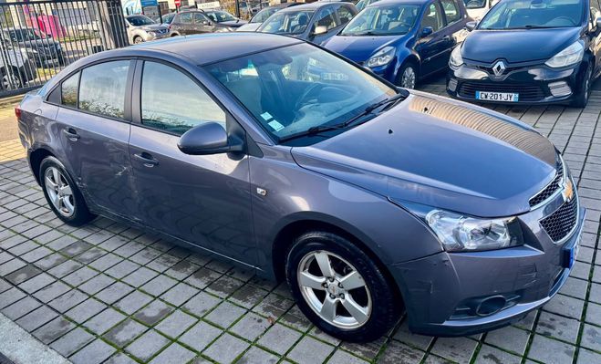 Chevrolet Cruze 1.6 16v 124ch LS Gris Fonc� M�tallis� de 2011