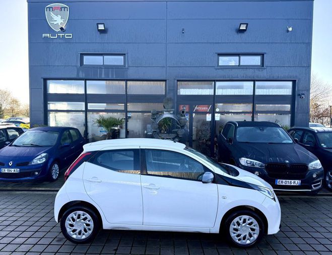 Toyota Aygo II 1.0 VVT-i 72ch x-clusiv x-shift 5p MY Blanc Laqu� de 2021
