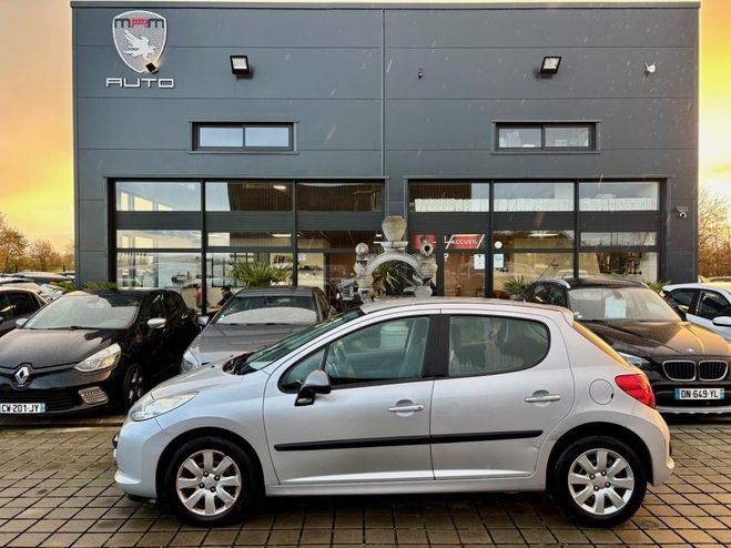 Peugeot 207 1.4E PREMIUM 2-TRONIC Gris M�tallis� de 2009