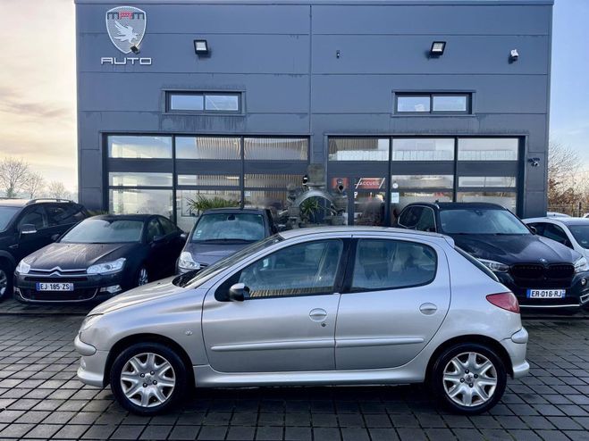 Peugeot 206 1.6 TRENDY 1.6E 16V BVA Gris Clair M�tallis� de 2006