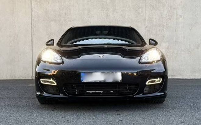 Porsche Panamera Turbo Noir Basalte M�tallique de 2011