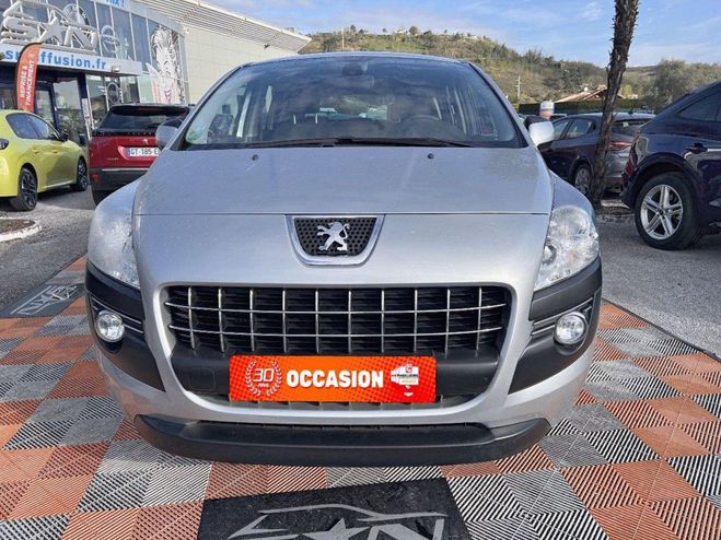 Peugeot 3008 1.6 HDI 110 PREMIUM Gris Clair de 2010