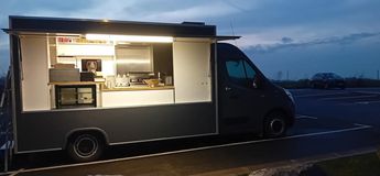  Voir d&eacute;tails -Renault Master Food truck &agrave; �terville (14)