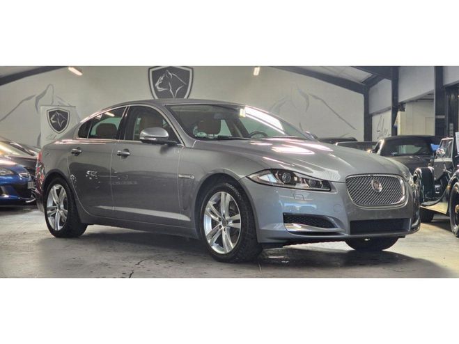 Jaguar XF 3.0i V6 KOMPRESSEUR 340 AWD 4X4 LUXE PRE GRIS de 2014