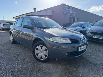  Voir d&eacute;tails -Renault Megane II BERLINE 1.6 110 ch &agrave; Uckange (57)