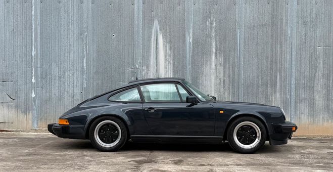 Porsche 911 Carrera 3.2 G50 Bleu Marine M�tallique Bleu de 1988