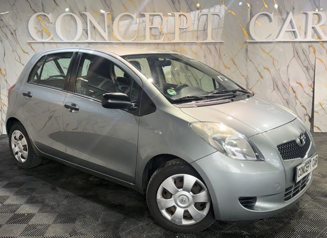 Toyota Yaris 1.3 VVT-i COOL Gris de 2008