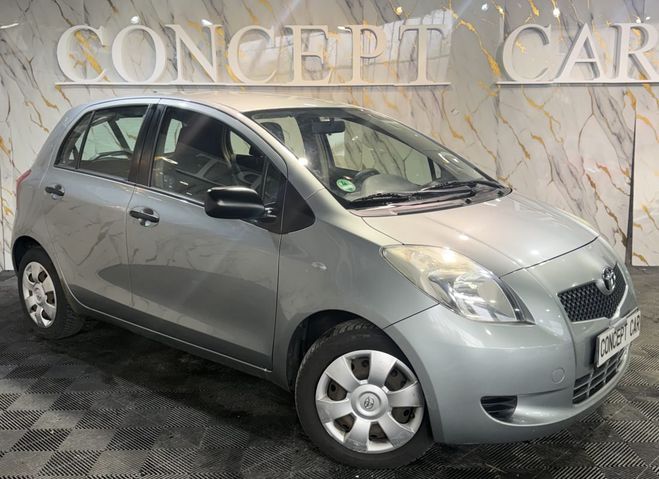 Toyota Yaris 1.3 VVT-i COOL Gris de 2008