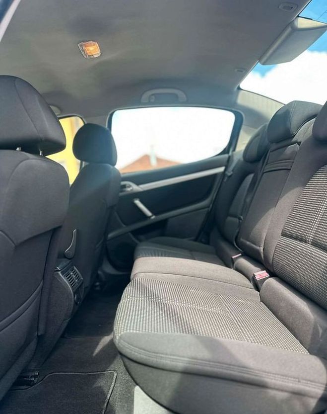 Peugeot 407 2.0 hdi 136 ch phase 2 Gris de 2008