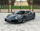 Ferrari 488 GTB *Grigio Silverstone & Cuoio* à Paris (75) Ferrari 488 GTB *Grigio Silverstone & Cuoio* à Paris (75)