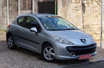  Voir d&eacute;tails -Peugeot 207 1.4 VTI 95 PREMIUM &agrave; Ch�tillon (92)