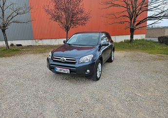  Voir d&eacute;tails -Toyota RAV 4 4 2.2 D-CAT 4X4 177Ch Executive Tr�s Bon &agrave; Rodez (12)
