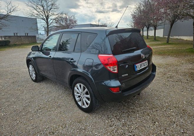 Toyota RAV 4 4 2.2 D-CAT 4X4 177Ch Executive Tr�s Bon Gris de 2006