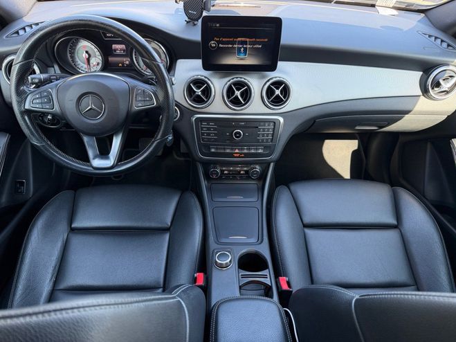 Mercedes Classe GLA CLASSE 200 d 4-Matic Activity Edition 7- Gris de 2017