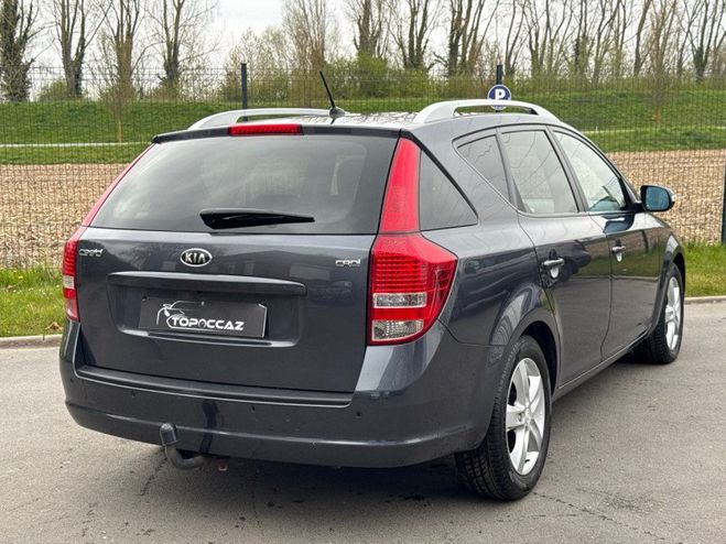 Kia Ceed d SW CEED 1.6 CRDI 115CH ACTIVE * 101.00 GRIS de 2012