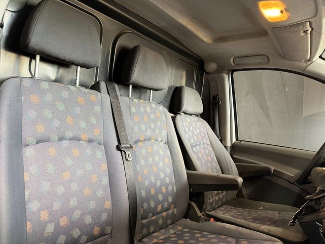 Mercedes Vito FOURGON 111 CDI 2.7t LONG A Blanc de 2004