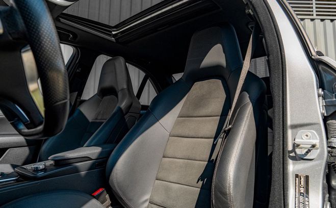 Mercedes Classe C C63 AMG 6.2 V8 457CH Berline SUIVI COMPL Gris de 2011