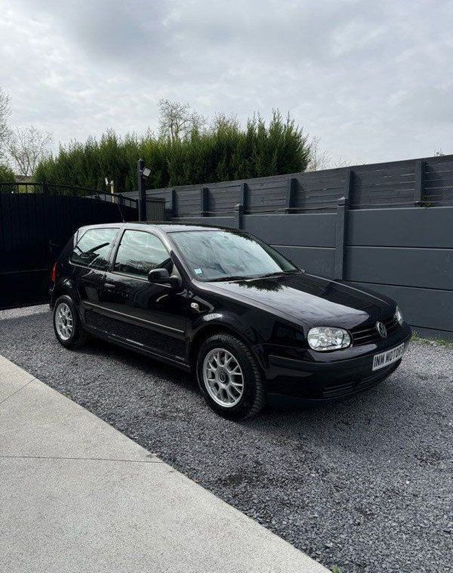 Cliquer pour voir la photo suivante Volkswagen Golf 1,9 tdi Noir de 2001