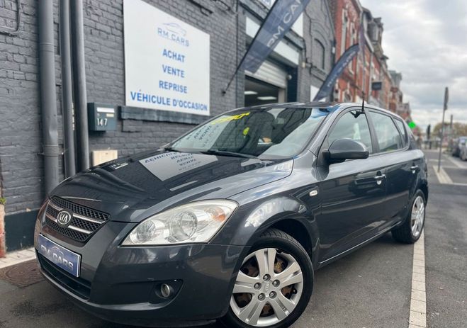 Kia Ceed d Ceed 1.6 CRDI 90ch Active Gris de 2009