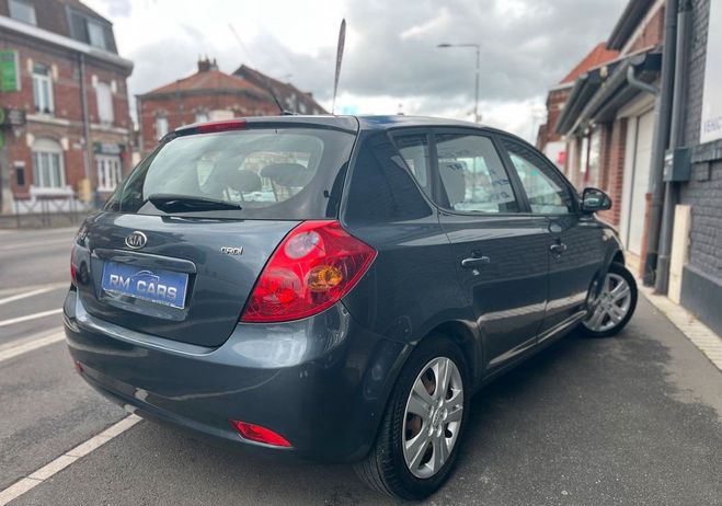 Kia Ceed d Ceed 1.6 CRDI 90ch Active Gris de 2009