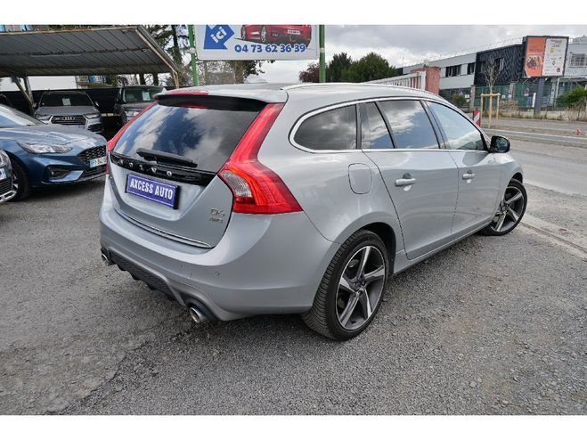 Volvo V60 Plug-in Hybrid D6 AWD 215   68 ch R-Desi Blanc de 2014