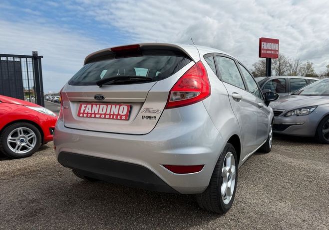 Ford Fiesta 1.5 Tdci 70Ch Trend Pack 5P Gris de 2010