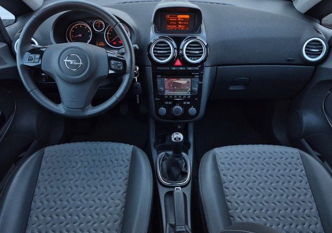 Opel Corsa 1.4 t 100 cosmo pack Gris de 2013