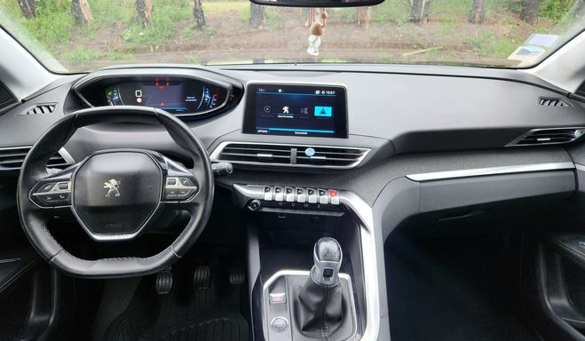 Peugeot 3008 1.6 BLUEHDI 120 S&S ALLURE vert kaki de 2017