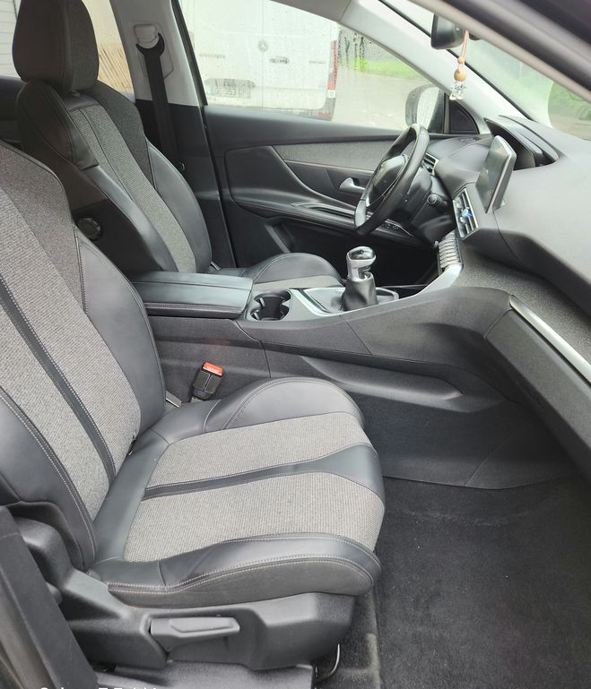 Peugeot 3008 1.6 BLUEHDI 120 S&S ALLURE vert kaki de 2017