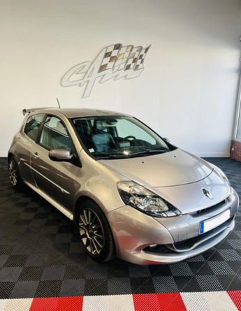  Voir d&eacute;tails -Renault Clio III 2.0 16V 200CH SPORT LUXE 3P &agrave; Montceau-les-Mines (71)