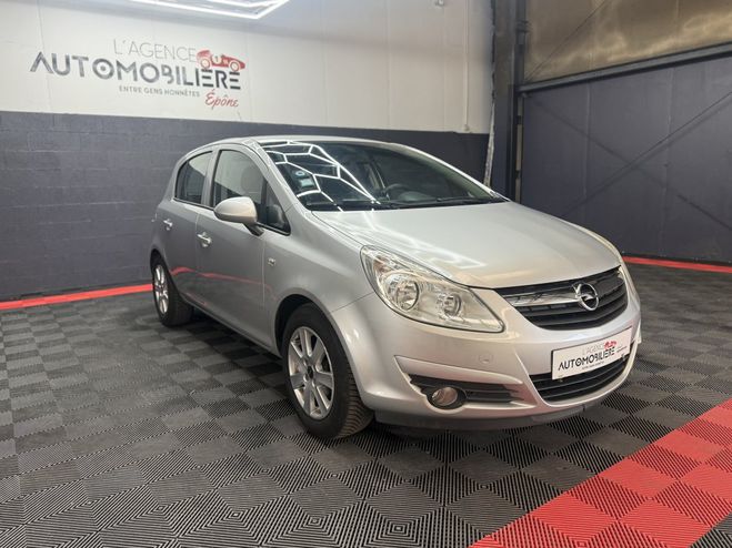 Opel Corsa D 1.2 16V Twinport 80 cool line 2 Gris de 2009