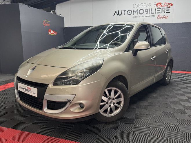 Cliquer pour voir la photo suivante Renault Scenic 3 dCi 110ch Privilège EDC Beige de 2010