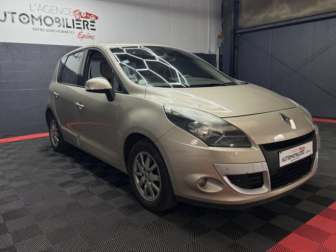Renault Scenic 3 dCi 110ch Privil�ge EDC Beige de 2010