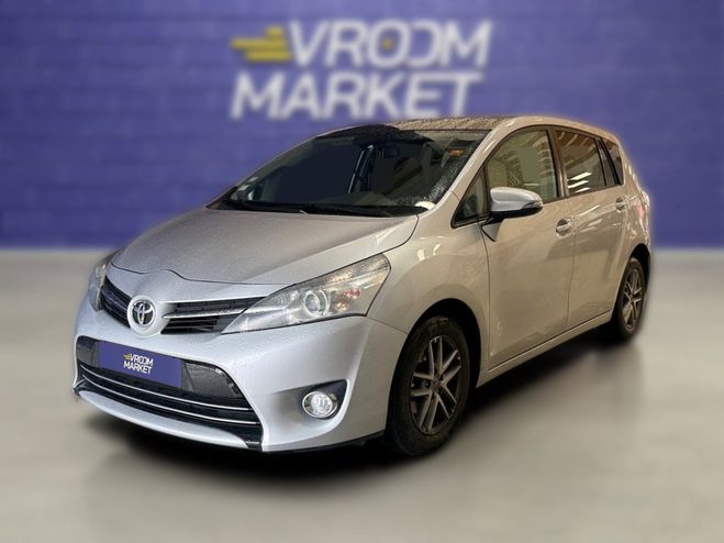 Toyota Verso FEEL! 112 D-4D SkyView SUIVI COMPLET-REG Gris de 2015