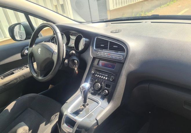 Peugeot 5008  BVA 1.6  HDI 112 CV  de 2011