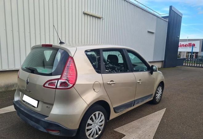 Renault Megane 1.5 dci AUTENTHIQUE 5 cv  de 2011