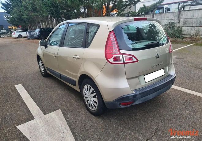 Renault Megane 1.5 dci AUTENTHIQUE 5 cv  de 2011