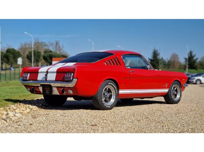 Ford Mustang FASTBACK 289 CI V8 1965 ROUGE BANDES BLA ROUGE de 1965
