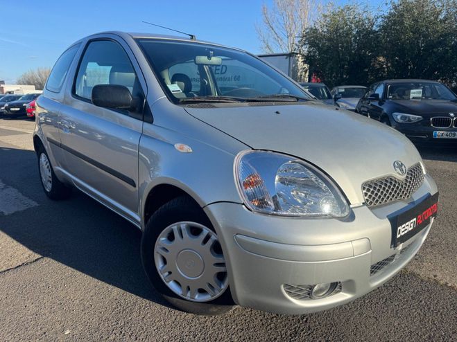 Toyota Yaris 1.0VVT-i 68CH Linea Luna 3p Gris de 2001