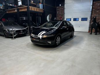  Voir d&eacute;tails -Honda Civic 1.8 i-VTEC Executive Navi Cuir i-Shift A &agrave; Saint-Ouen-l'Aum�ne (95)