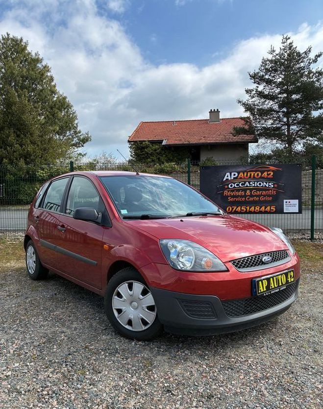 Ford Fiesta Ambiente 1,3L Duratec 69cv Essence Rouge de 2007