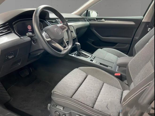 Volkswagen Passat SW 2.0 TDI 200 DSG7 * 2023/01 * Garantie gris  m�tal de 2023