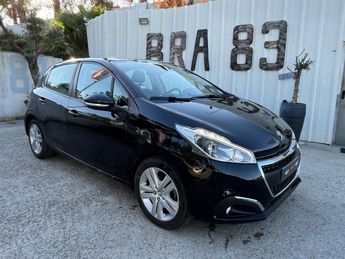  Voir d&eacute;tails -Peugeot 208 1.2i PureTech 12V S&S - 82 BERLINE Signa &agrave;  Le Muy (83)