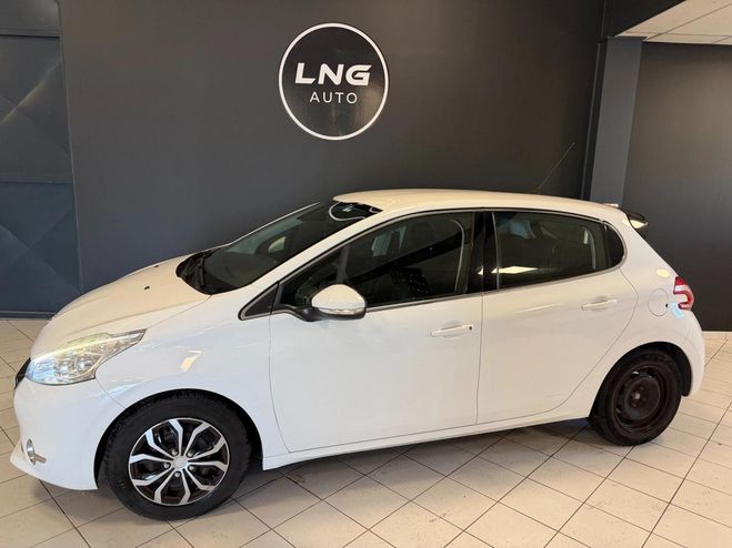 Peugeot 208 1.6 E-HDI 90 ch Business Pack Blanc de 2014