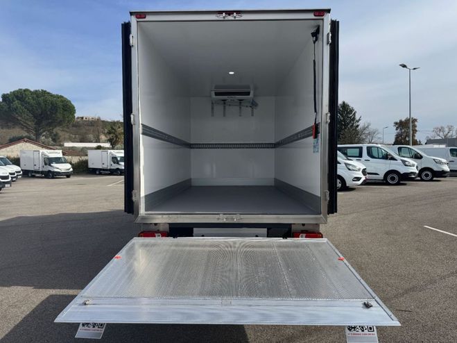 Iveco Daily 35C18 A8 180CV 3L CAISSE PRIMEUR Blanc de 2025