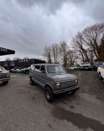  Voir d&eacute;tails -Ford Econoline Club Wagon e350 van 7.3 v8 diesel &agrave; Breteuil (60)