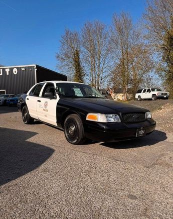  Voir d&eacute;tails -Ford Crown Victoria 4.6 v8 v�hicule de police &agrave; Breteuil (60)